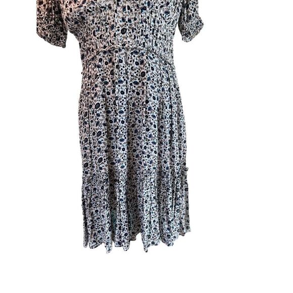 VALENCIA & VINE FLORAL PLEATED DRESS SIZE MEDIUM - Picture 8 of 10